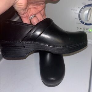 Dansko XP Black Leather Clogs Professional Comfort Work Shoes EU 37 EUC